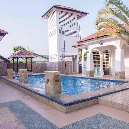 Wan Danisha Villa Inn コタバル エクステリア 写真