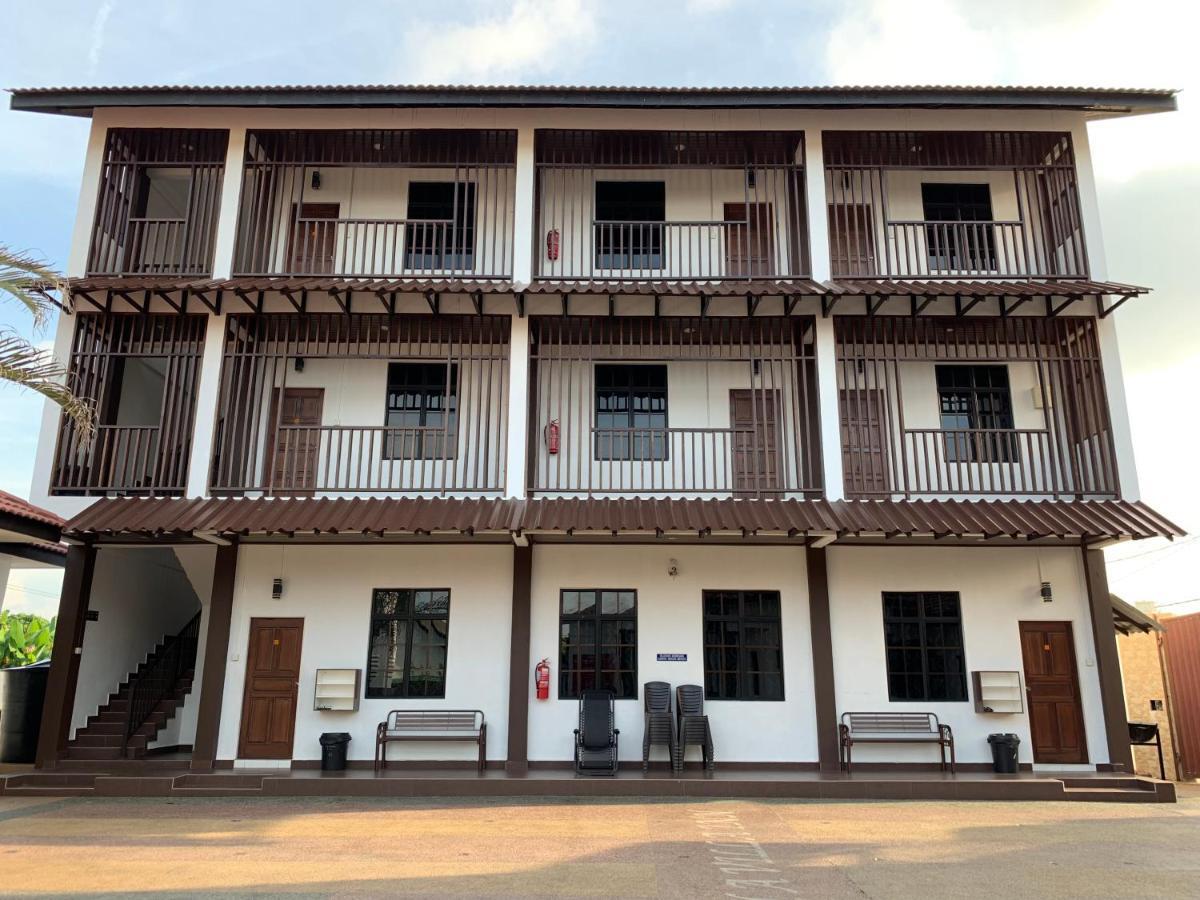Wan Danisha Villa Inn コタバル エクステリア 写真
