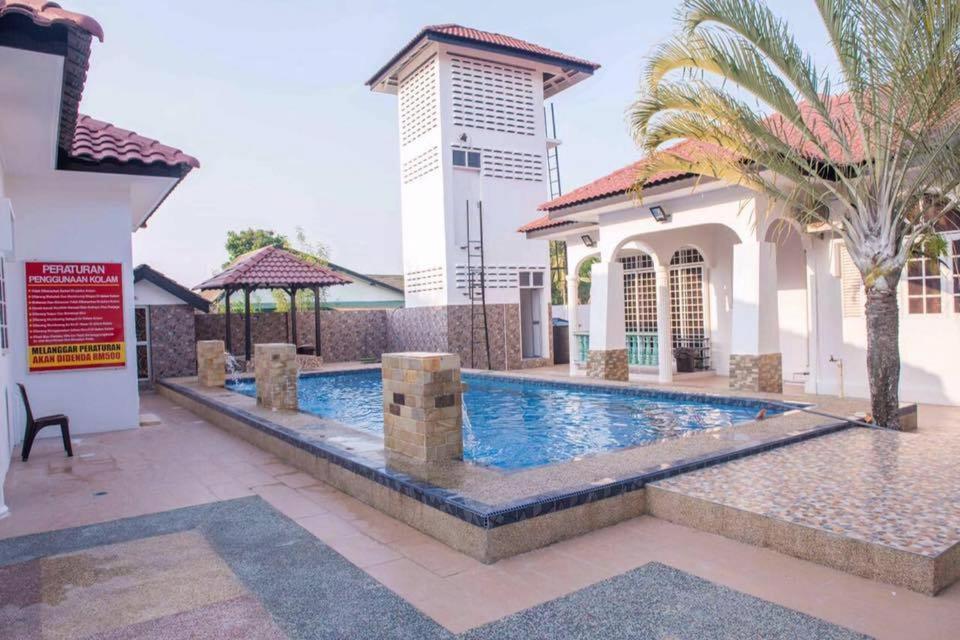 Wan Danisha Villa Inn コタバル エクステリア 写真