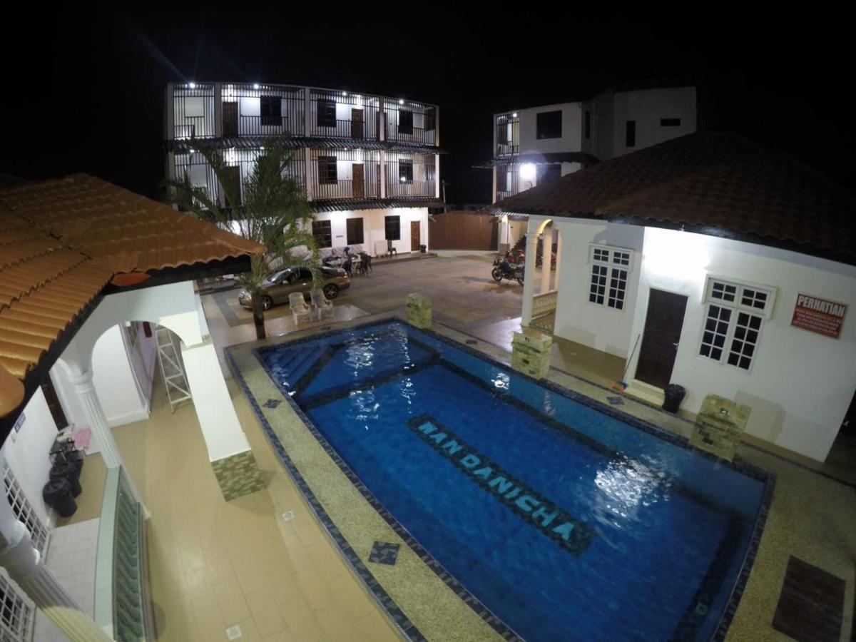 Wan Danisha Villa Inn コタバル エクステリア 写真