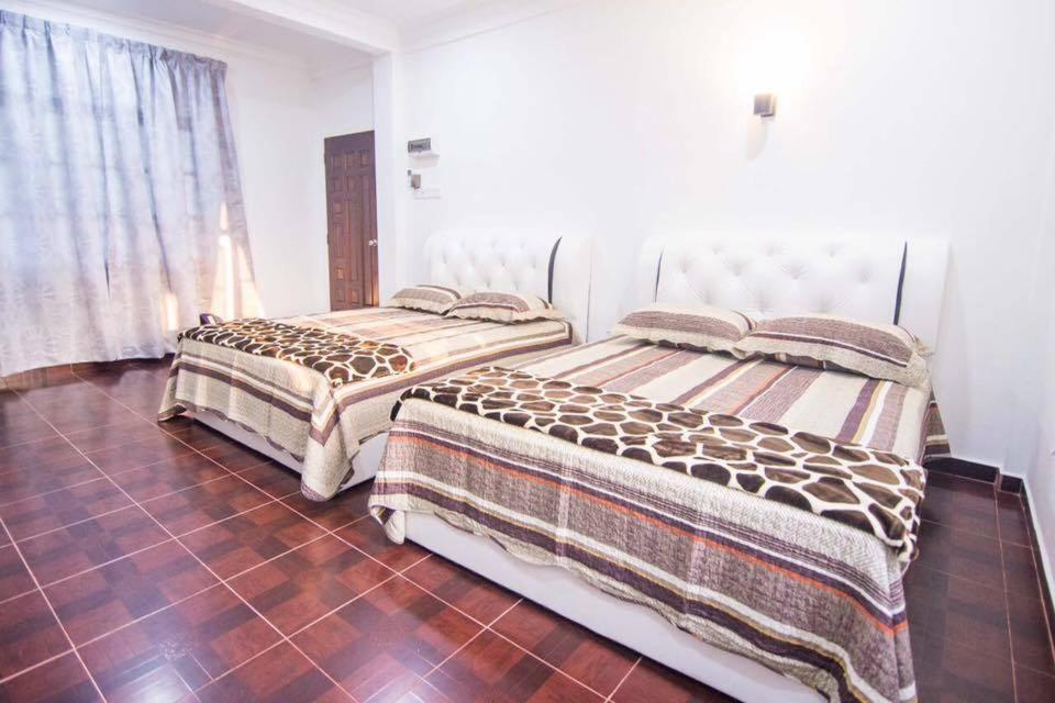 Wan Danisha Villa Inn コタバル エクステリア 写真