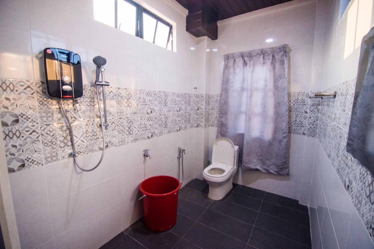 Wan Danisha Villa Inn コタバル エクステリア 写真